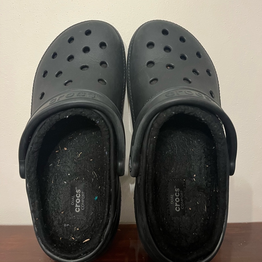 Black fur lined crocs